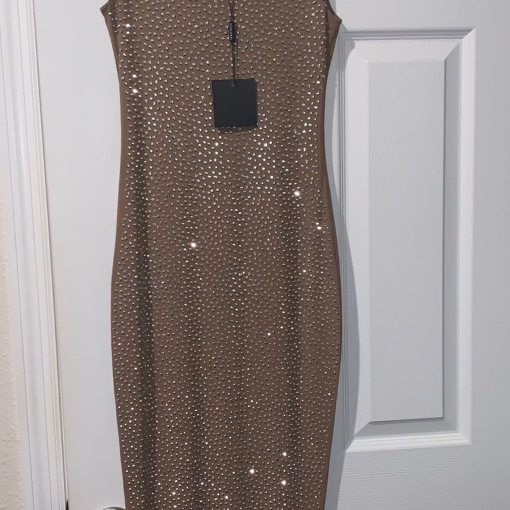 Elegant Brown Sleeveless Dress